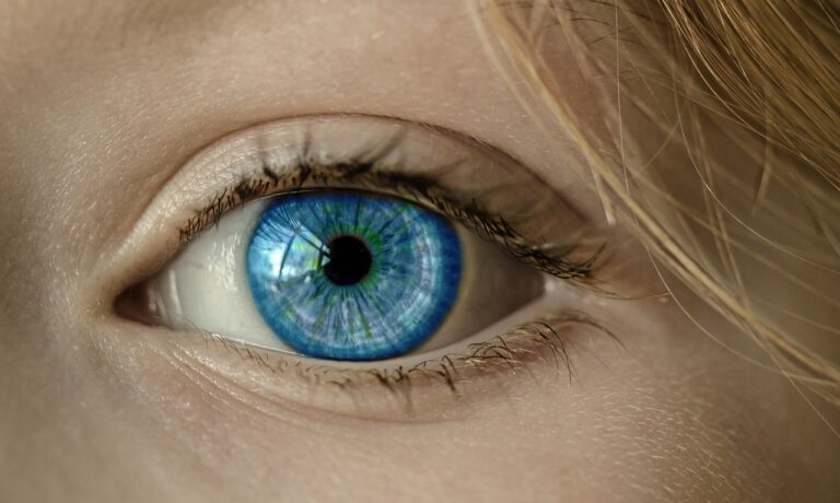 Okulista, optyk, optometrysta – czym się różnią?